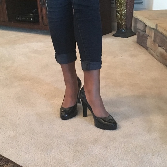 Jessica Simpson black patent heels - Picture 7 of 7